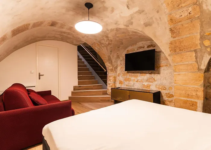 Loft 1 Bedroom Marais, Notre Dame Ac By Lcc Agency Paris
