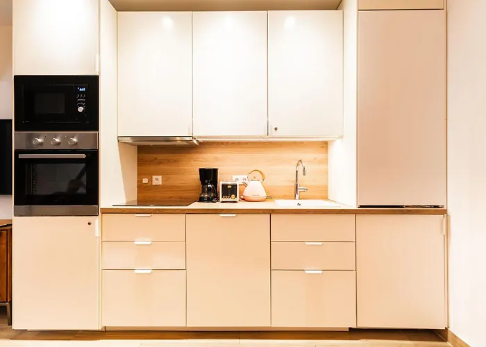 Loft 1 Bedroom Marais, Notre Dame Ac By Lcc Agency *